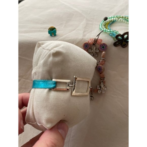 3 Bracelets and a pin - Beaded Colorful Bracelets / Ribbon Rectangle Bracelet - Picture 6 of 12